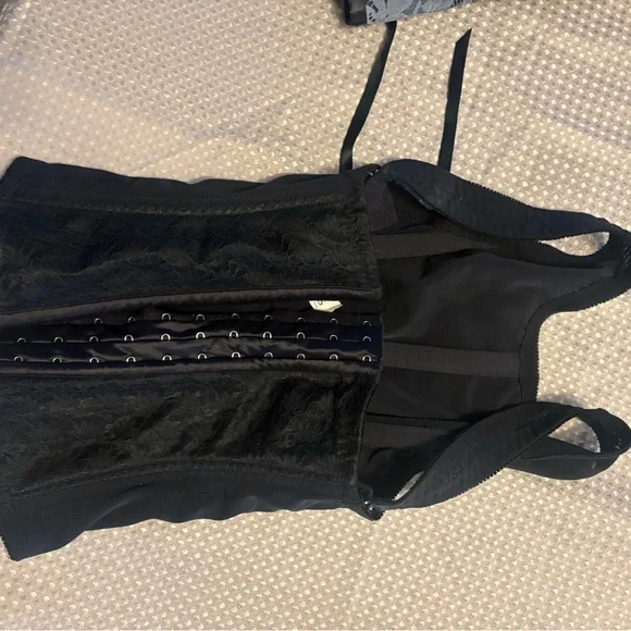 Corset bundle - Picture 4 of 7